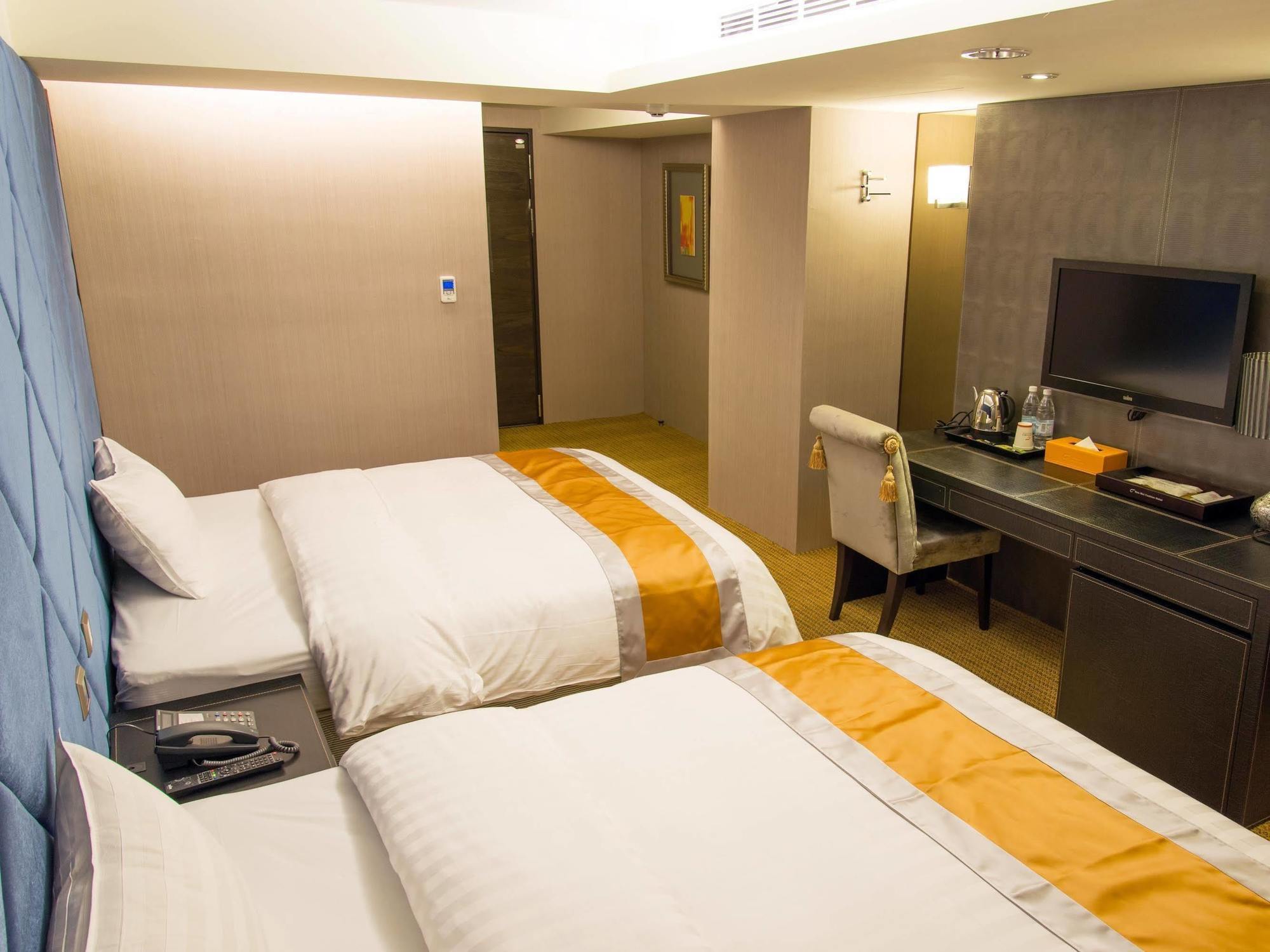 เร็ยเมียแฟชั่นโฮเต็ล Hotel ไถจง ภายนอก รูปภาพ